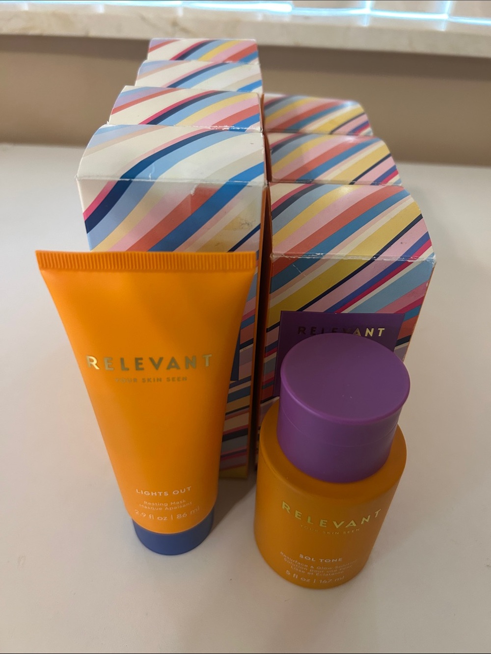 7pc Bundle of Relevant Lights Out Brightening Mask & Sol-Tone Glow Serum